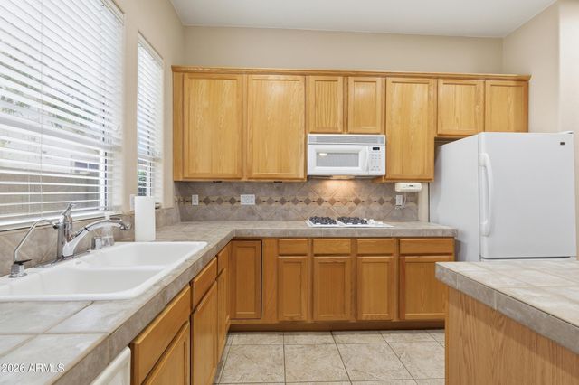 8056 W LOUISE Drive, Peoria, AZ 85383