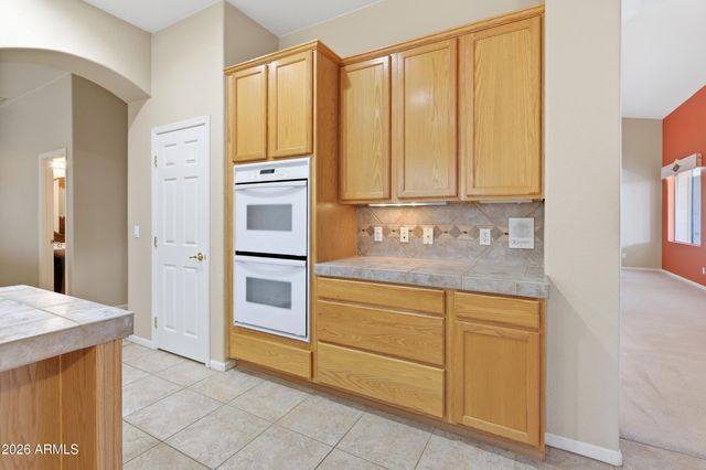 8056 W LOUISE Drive, Peoria, AZ 85383