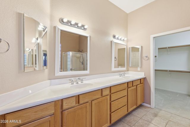 8056 W LOUISE Drive, Peoria, AZ 85383