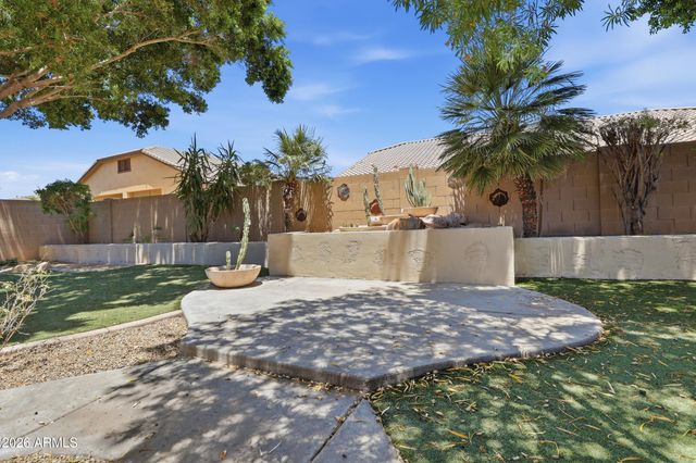 8056 W LOUISE Drive, Peoria, AZ 85383