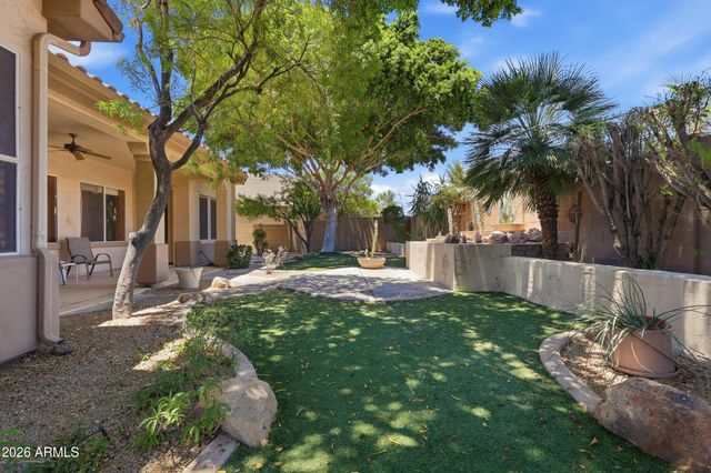 8056 W LOUISE Drive, Peoria, AZ 85383