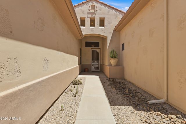 8056 W LOUISE Drive, Peoria, AZ 85383