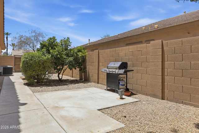 8056 W LOUISE Drive, Peoria, AZ 85383
