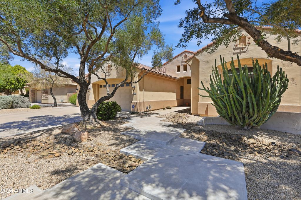 8056 W LOUISE Drive, Peoria, AZ 85383 — photo 5