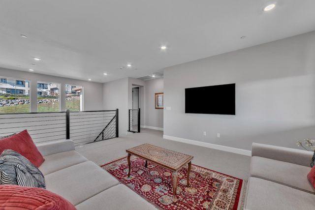 4785 Villa Verde Dr, Folsom, CA 95630