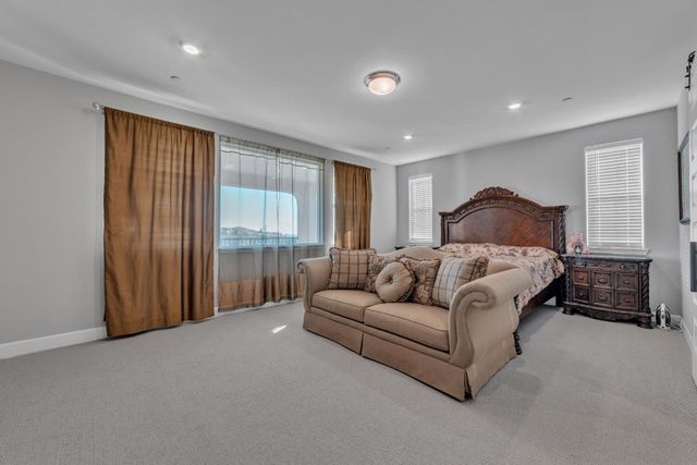 4785 Villa Verde Dr, Folsom, CA 95630