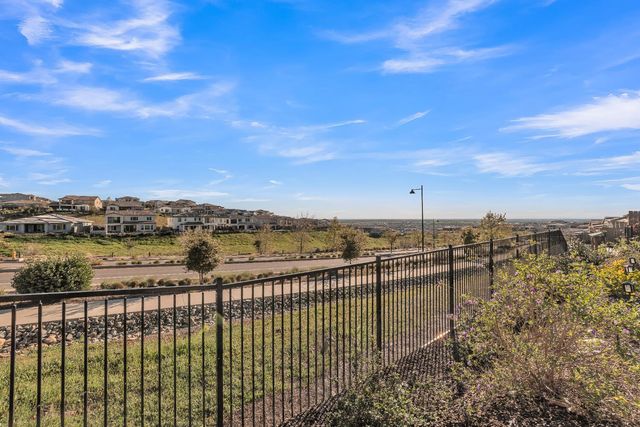 4785 Villa Verde Dr, Folsom, CA 95630