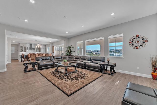 4785 Villa Verde Dr, Folsom, CA 95630