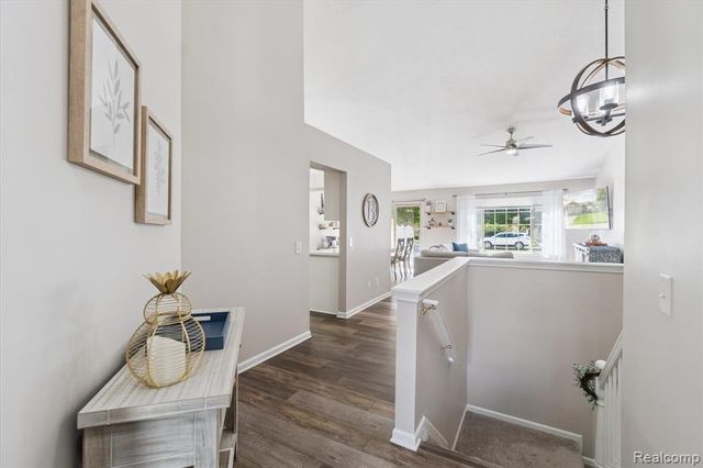 22185 Quail Run Circle 3, South Lyon, MI 48178