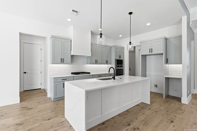 389 RIO CIR, Pipe Creek, TX 78063