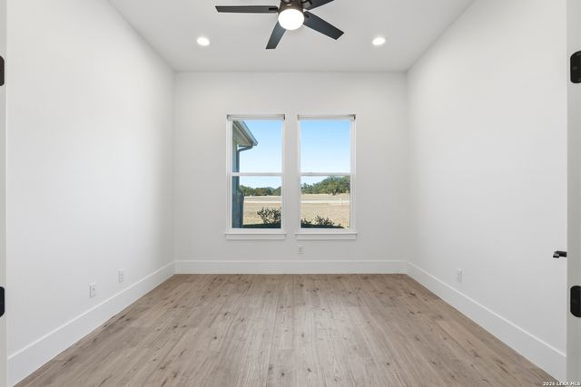 389 RIO CIR, Pipe Creek, TX 78063