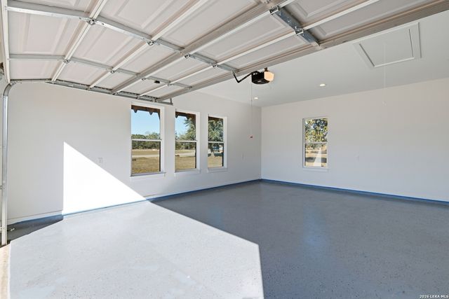 389 RIO CIR, Pipe Creek, TX 78063
