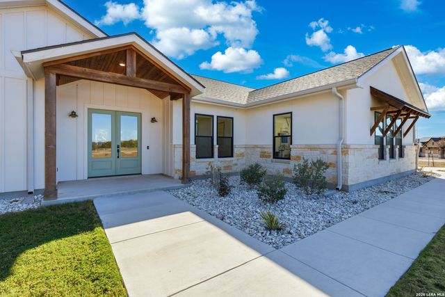 389 RIO CIR, Pipe Creek, TX 78063