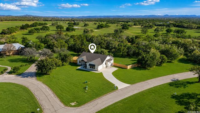 389 RIO CIR, Pipe Creek, TX 78063
