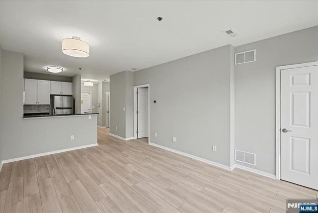 24 Ave At Port Imperial 318, West New York, NJ 07093