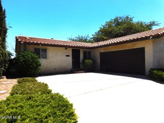 14306 Dover Drive, Mojave, CA 93501