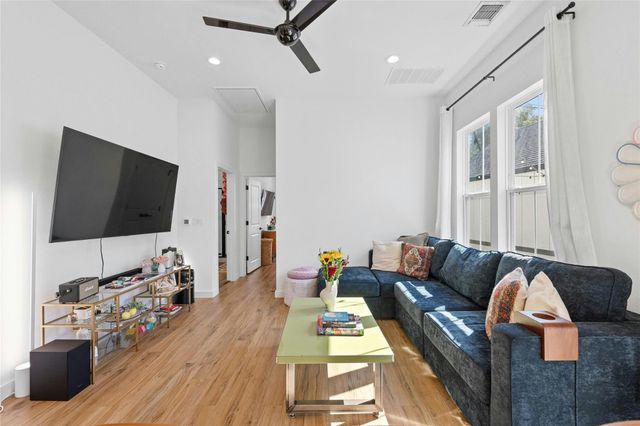 3809 Valley View RD 19, Austin, TX 78704