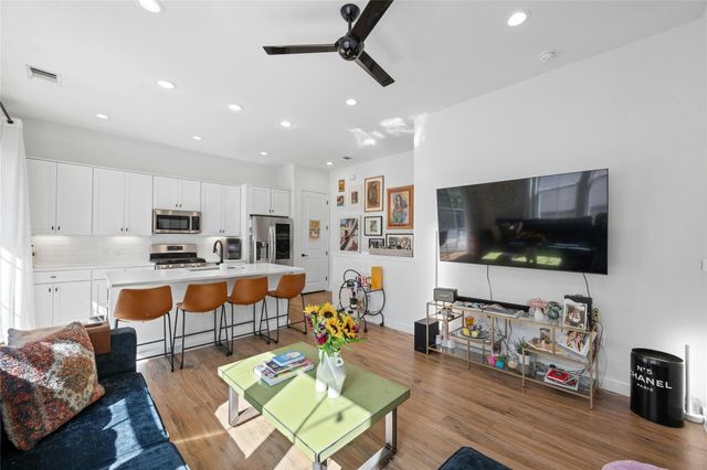 3809 Valley View RD 19, Austin, TX 78704