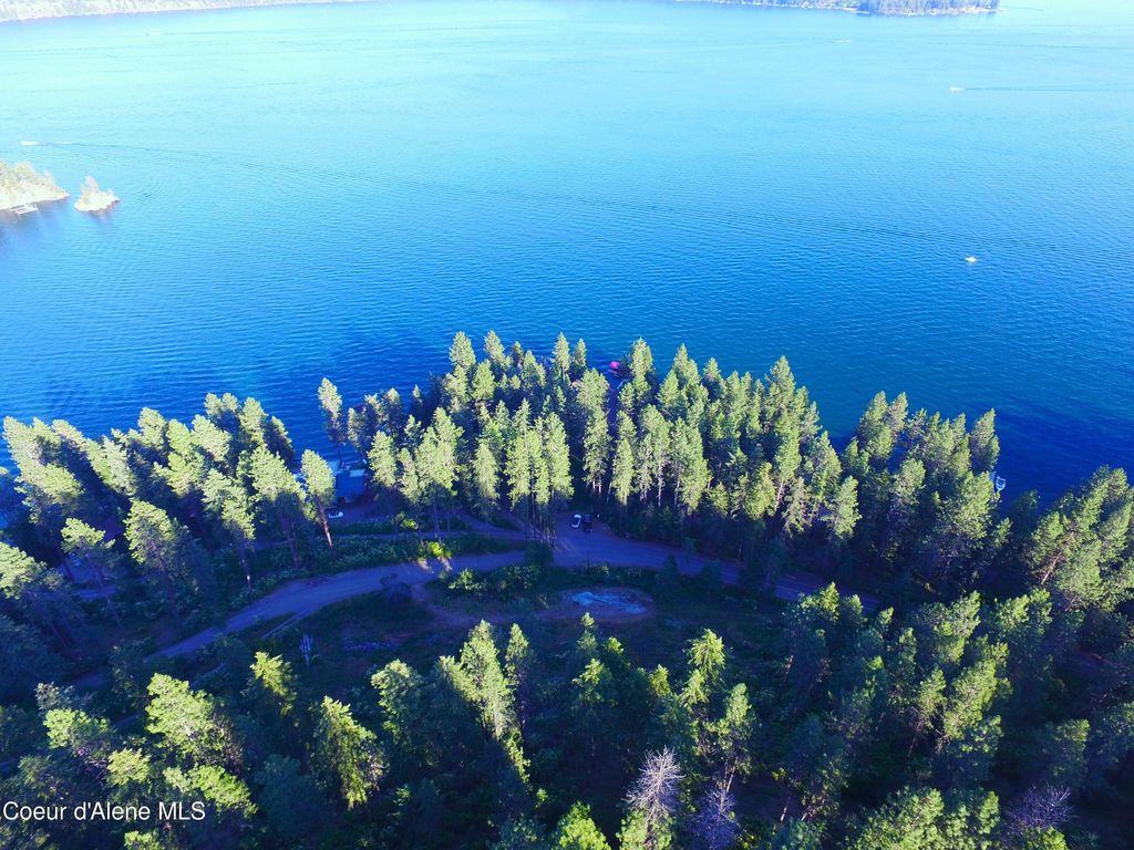 1751 W Valhalla Rd, Coeur D'alene, ID 83814
