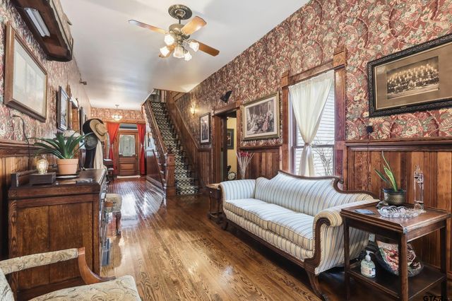 302 Mt Pleasant ST, Pittsburg, TX 75686