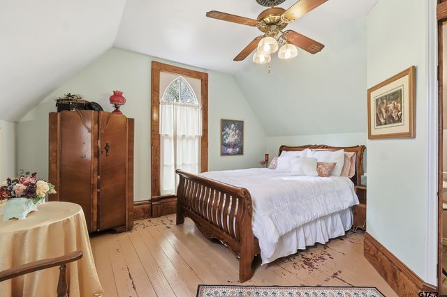 302 Mt Pleasant ST, Pittsburg, TX 75686