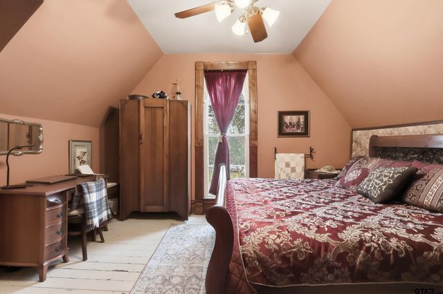 302 Mt Pleasant ST, Pittsburg, TX 75686