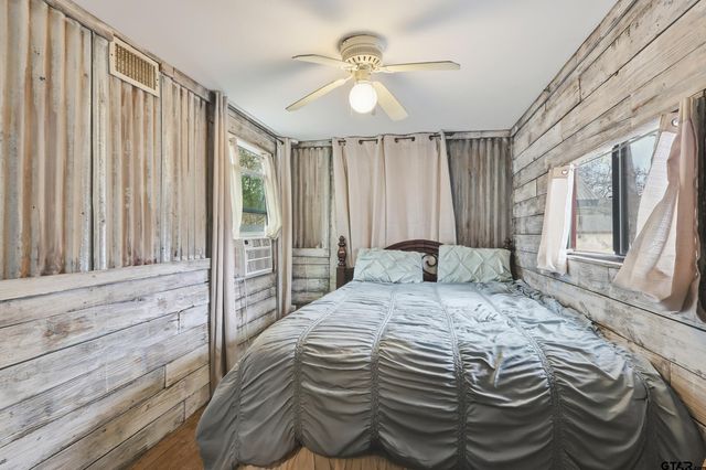 302 Mt Pleasant ST, Pittsburg, TX 75686