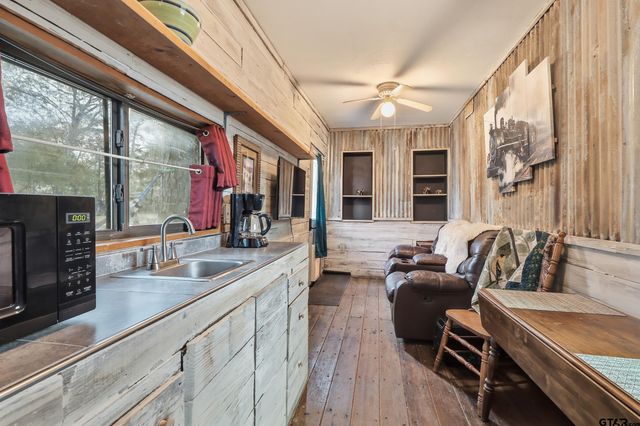 302 Mt Pleasant ST, Pittsburg, TX 75686