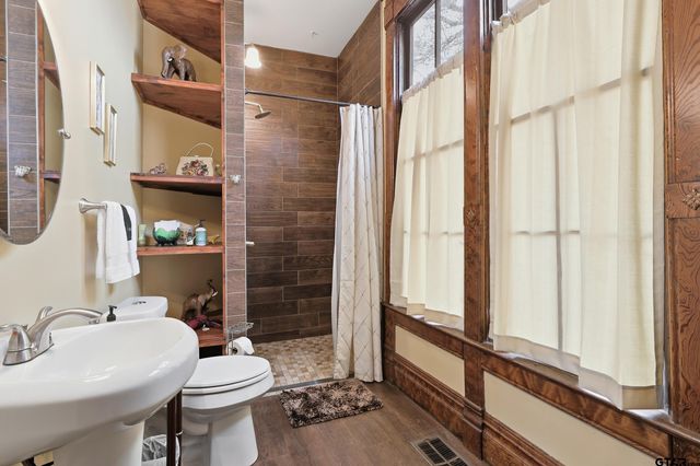 302 Mt Pleasant ST, Pittsburg, TX 75686