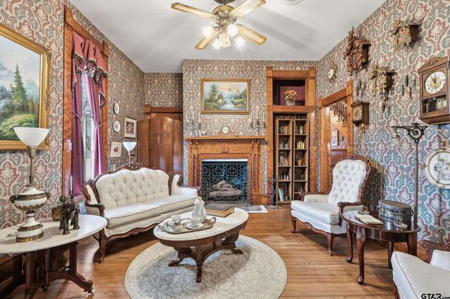 302 Mt Pleasant ST, Pittsburg, TX 75686