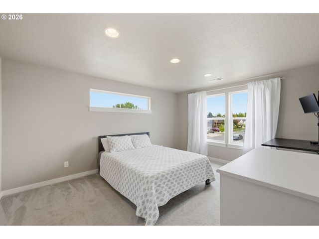 1285 TIRION Ave, Eugene, OR 97404