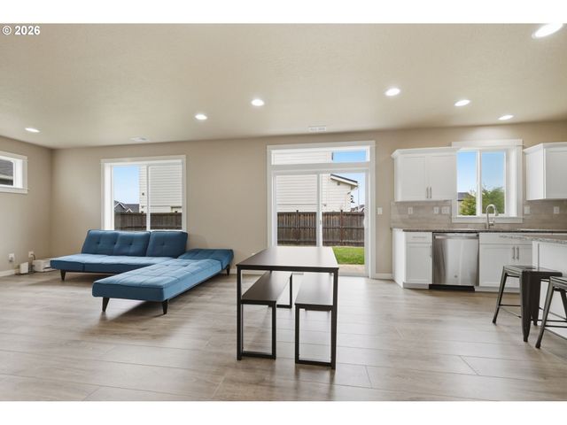 1285 TIRION Ave, Eugene, OR 97404