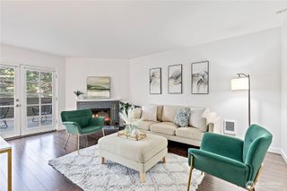 10418 NE 32nd Place #C105, Bellevue, WA 98004