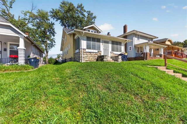 4335 College Avenue, Kansas City, MO 64130