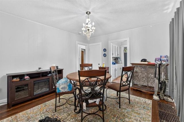 4335 College Avenue, Kansas City, MO 64130