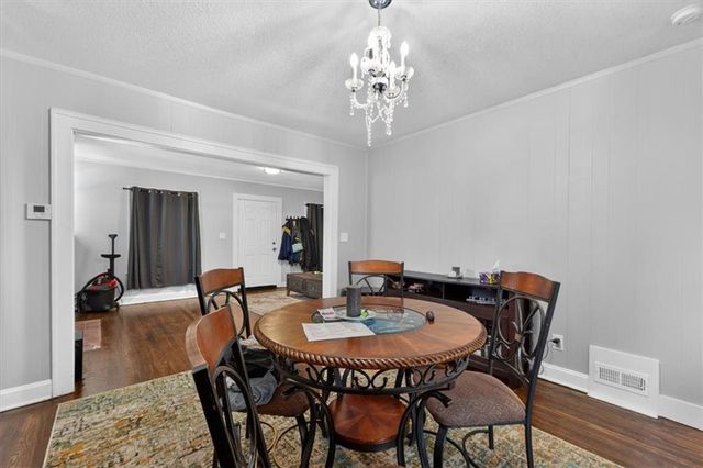 4335 College Avenue, Kansas City, MO 64130