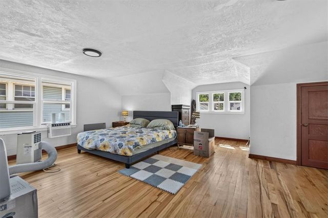 4335 College Avenue, Kansas City, MO 64130