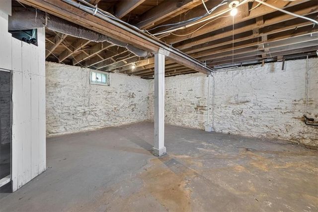 4335 College Avenue, Kansas City, MO 64130