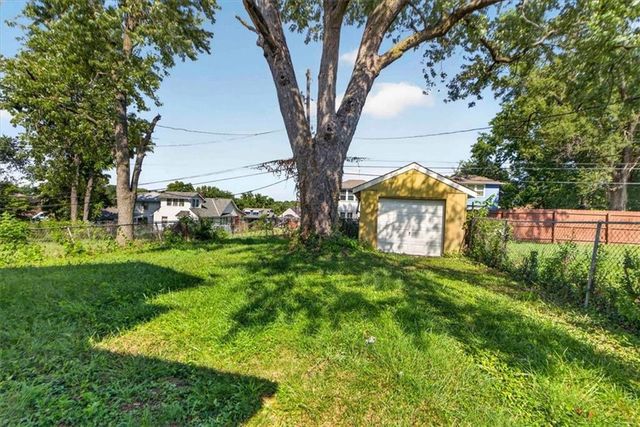 4335 College Avenue, Kansas City, MO 64130