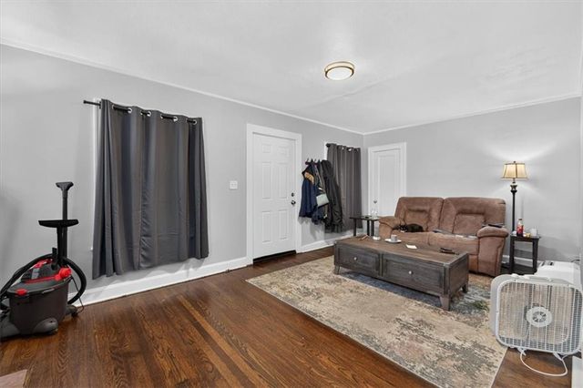 4335 College Avenue, Kansas City, MO 64130