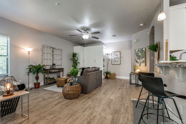 6160 Eckhert Rd Apt 1005, San Antonio, TX 78240