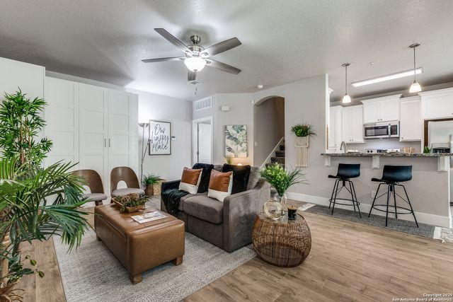 6160 Eckhert Rd Apt 1005, San Antonio, TX 78240
