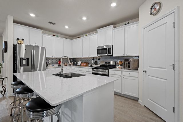 560 NW 4TH AVENUE, Williston, FL 32696