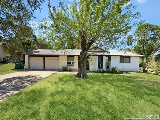 113 High Vista St, Live Oak, TX 78233