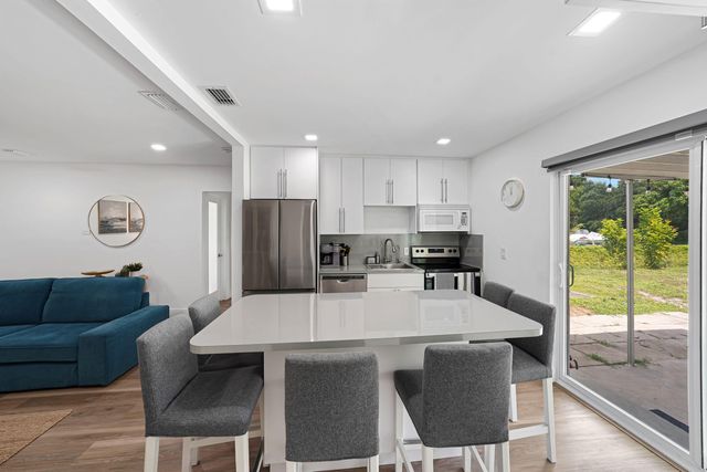 2707 ADAMS Street ., Hollywood, FL 33020