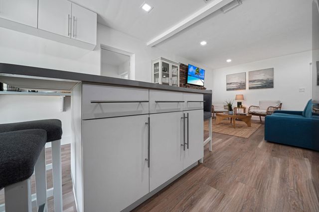 2707 ADAMS Street ., Hollywood, FL 33020