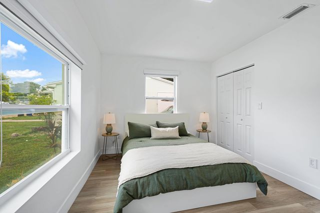 2707 ADAMS Street ., Hollywood, FL 33020
