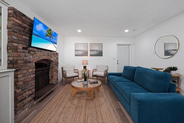 2707 ADAMS Street ., Hollywood, FL 33020