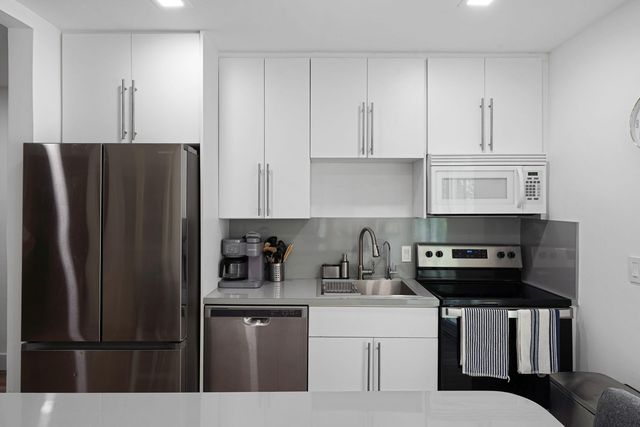 2707 ADAMS Street ., Hollywood, FL 33020