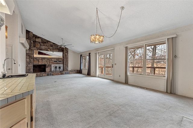 4 Branchwood Lane, Bella Vista, AR 72715